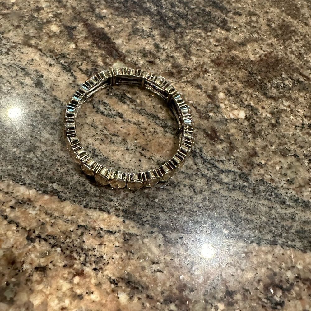 Ashley Cooper medium size gemstone stretch bracelet - Picture 4 of 4